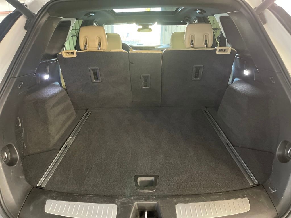 Used 2017 Cadillac XT5 Luxury w/ Driver Awareness Package image 24