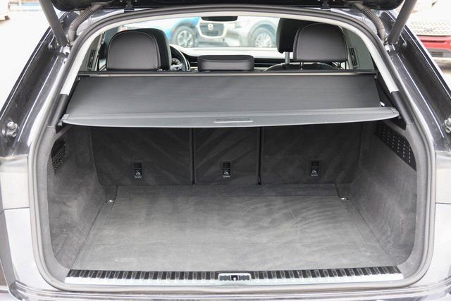 Used 2021 Audi Q8 Premium w/ Convenience Package image 8