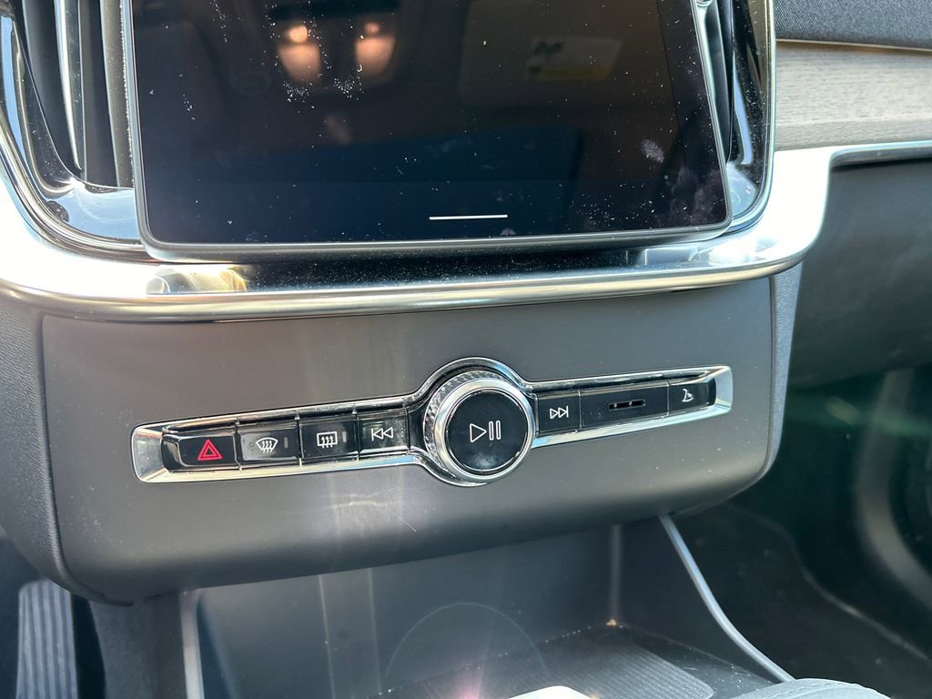 Used 2026 Volvo XC90 B6 Plus w/ Protection Package Premier AWD/4WD image 19