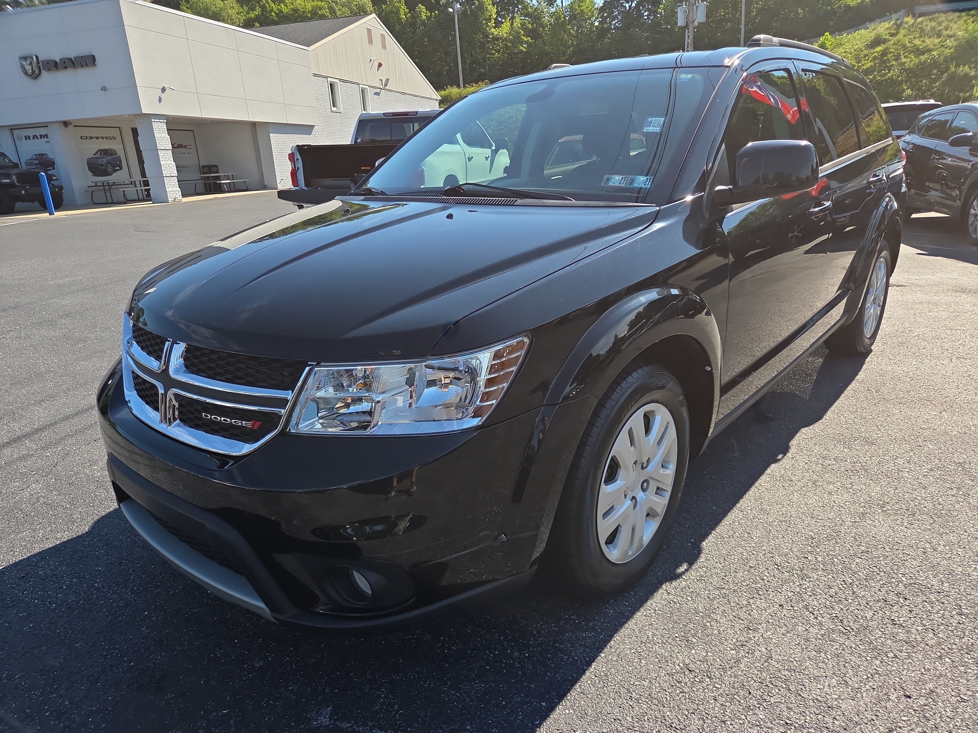 Used 2019 Dodge Journey SE FWD image 8