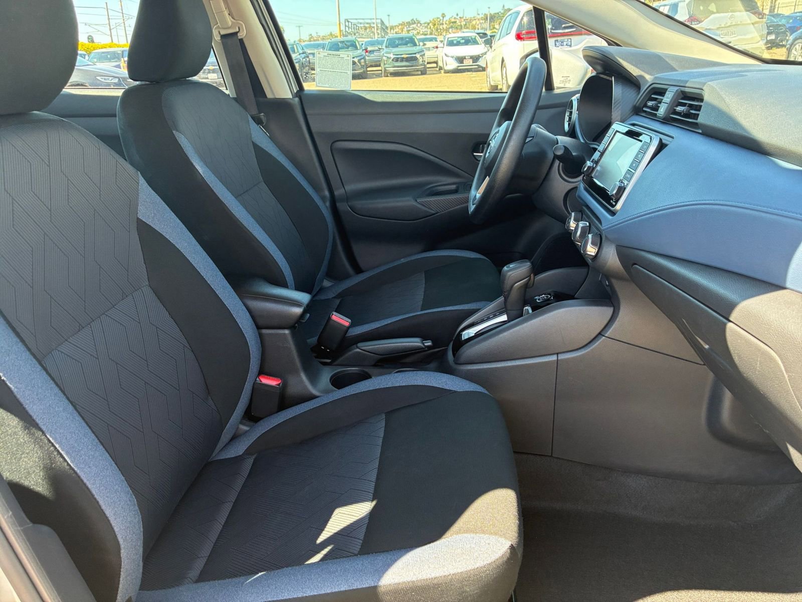 Used 2025 Nissan Versa SV image 34