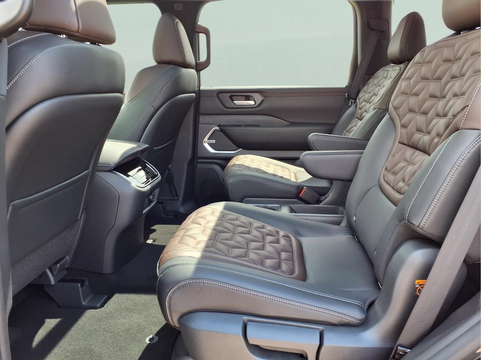 New 2026 Nissan Armada Platinum AWD/4WD image 11