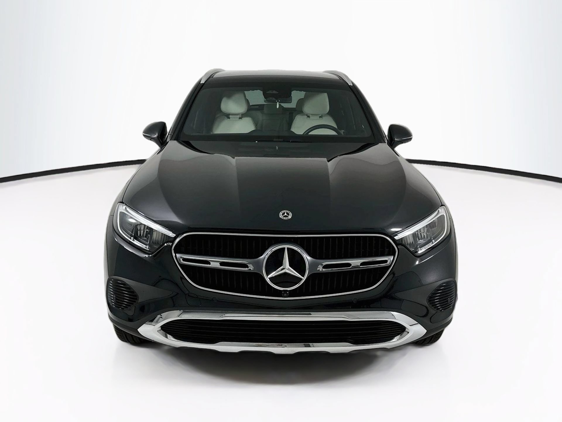 Certified 2026 Mercedes-Benz GLC 300 image 2