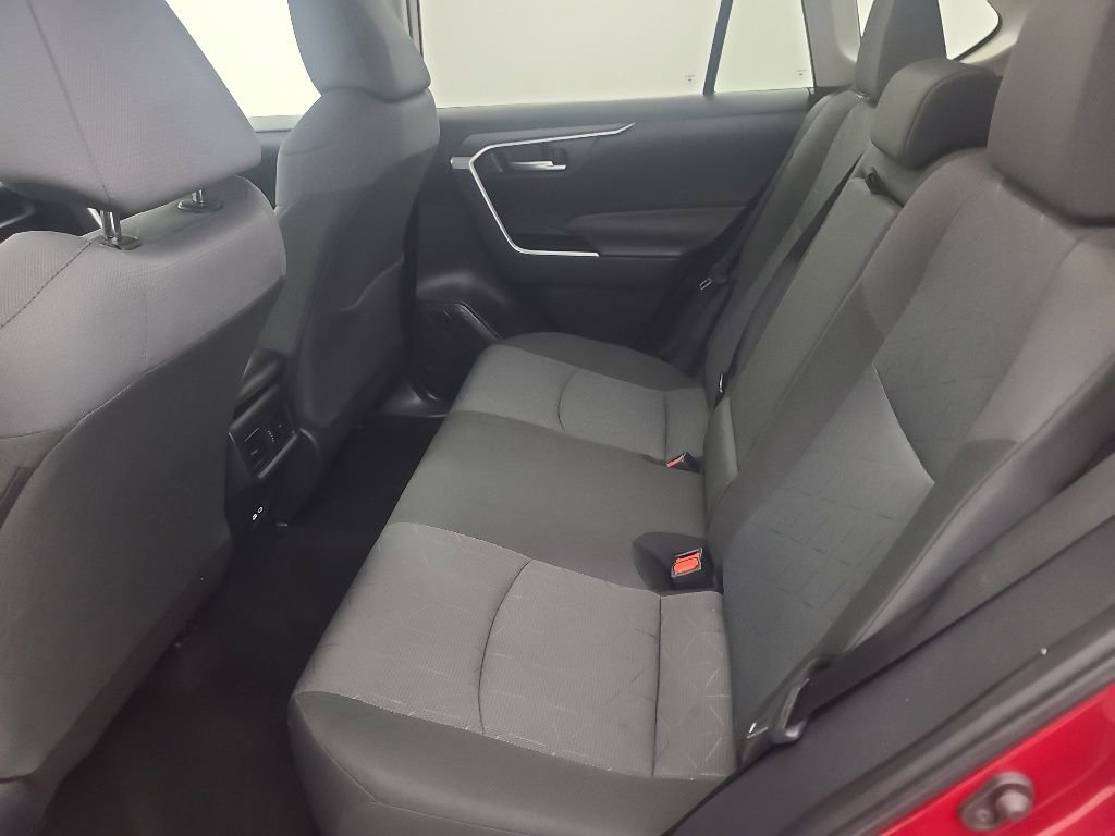 Used 2025 Toyota RAV4 XLE AWD/4WD image 21