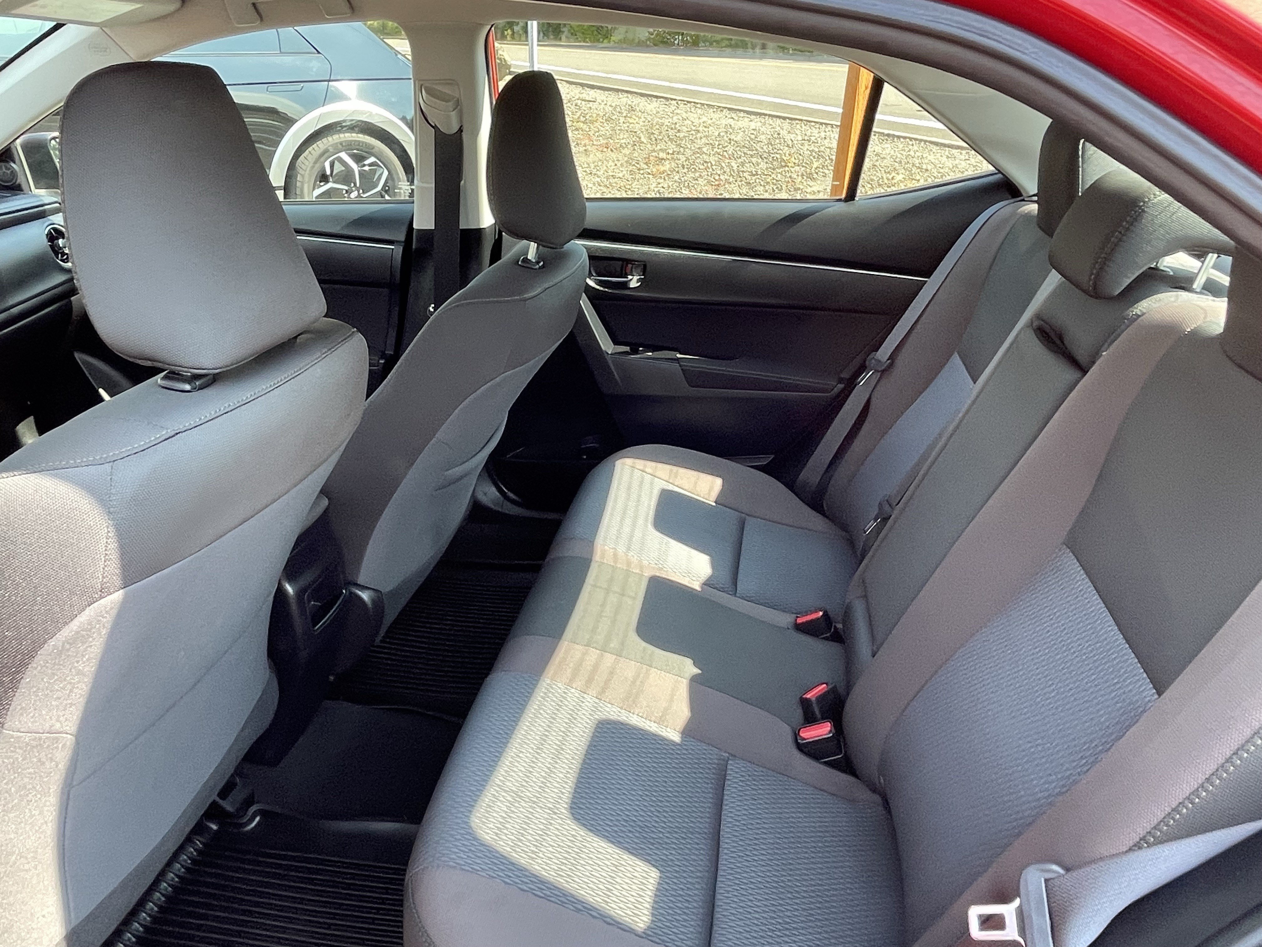 Used 2019 Toyota Corolla LE FWD image 14