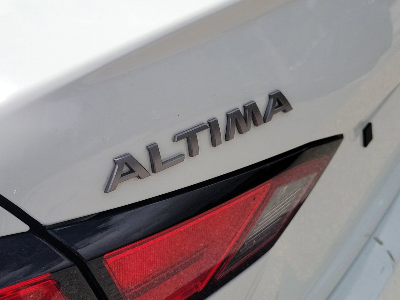 Used 2025 Nissan Altima 2.5 SV image 6