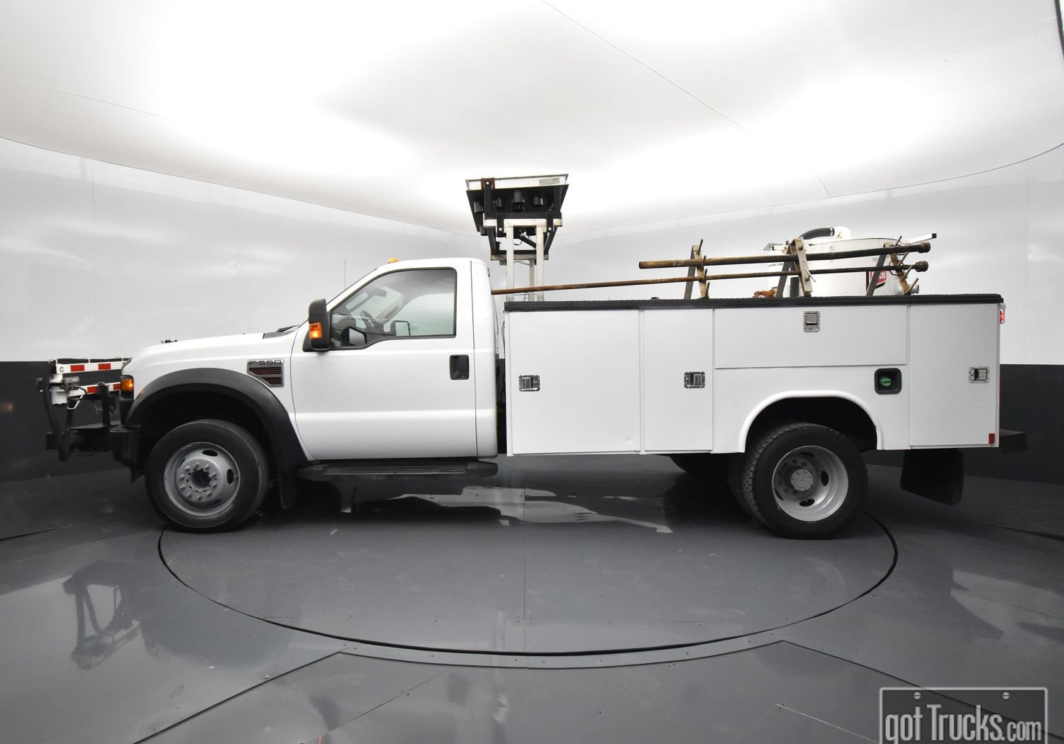 Used 2009 Ford F550 Luxury RWD image 3