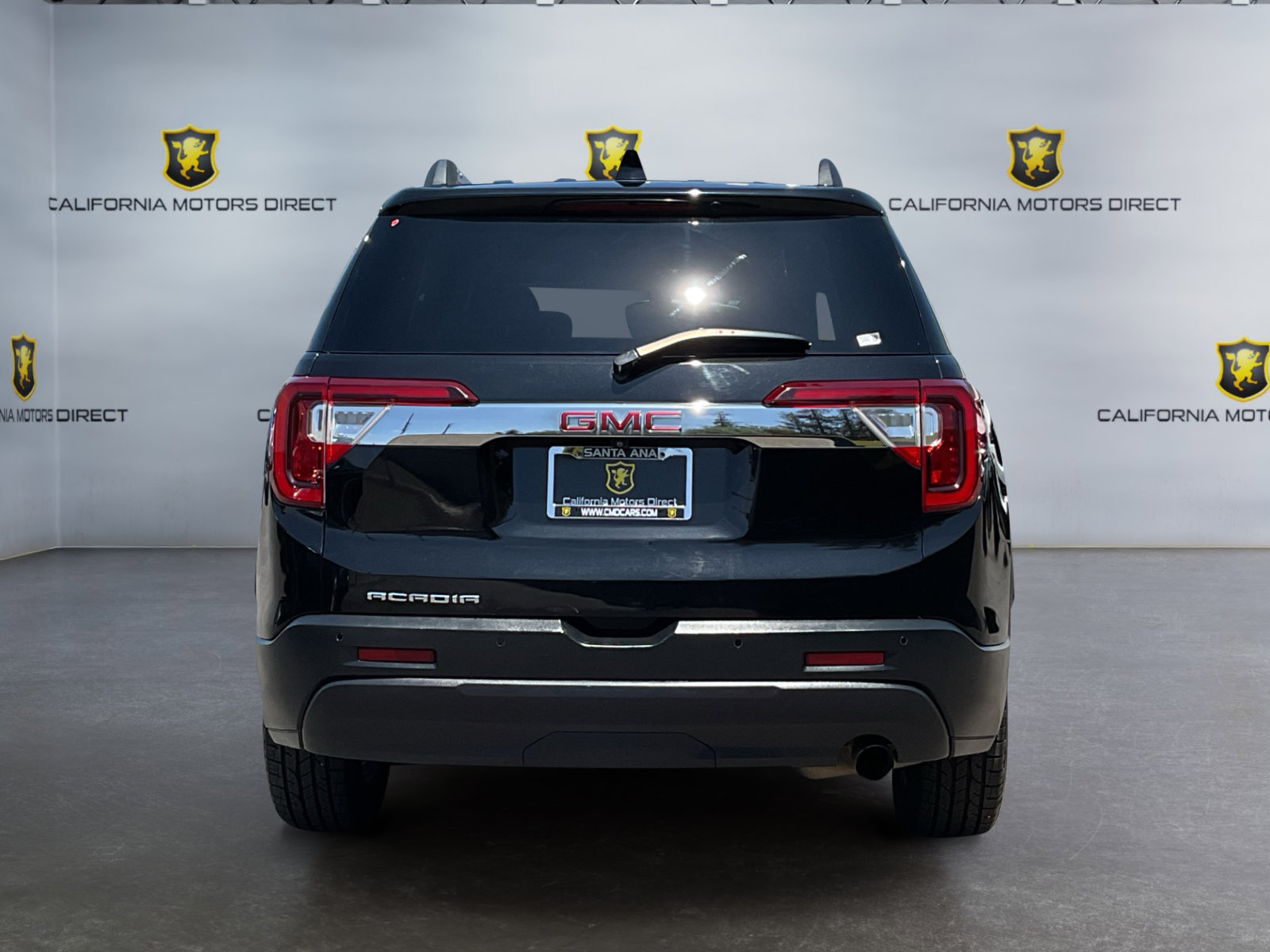 Used 2021 GMC Acadia SLE w/ Driver Convenience Package FWD image 6