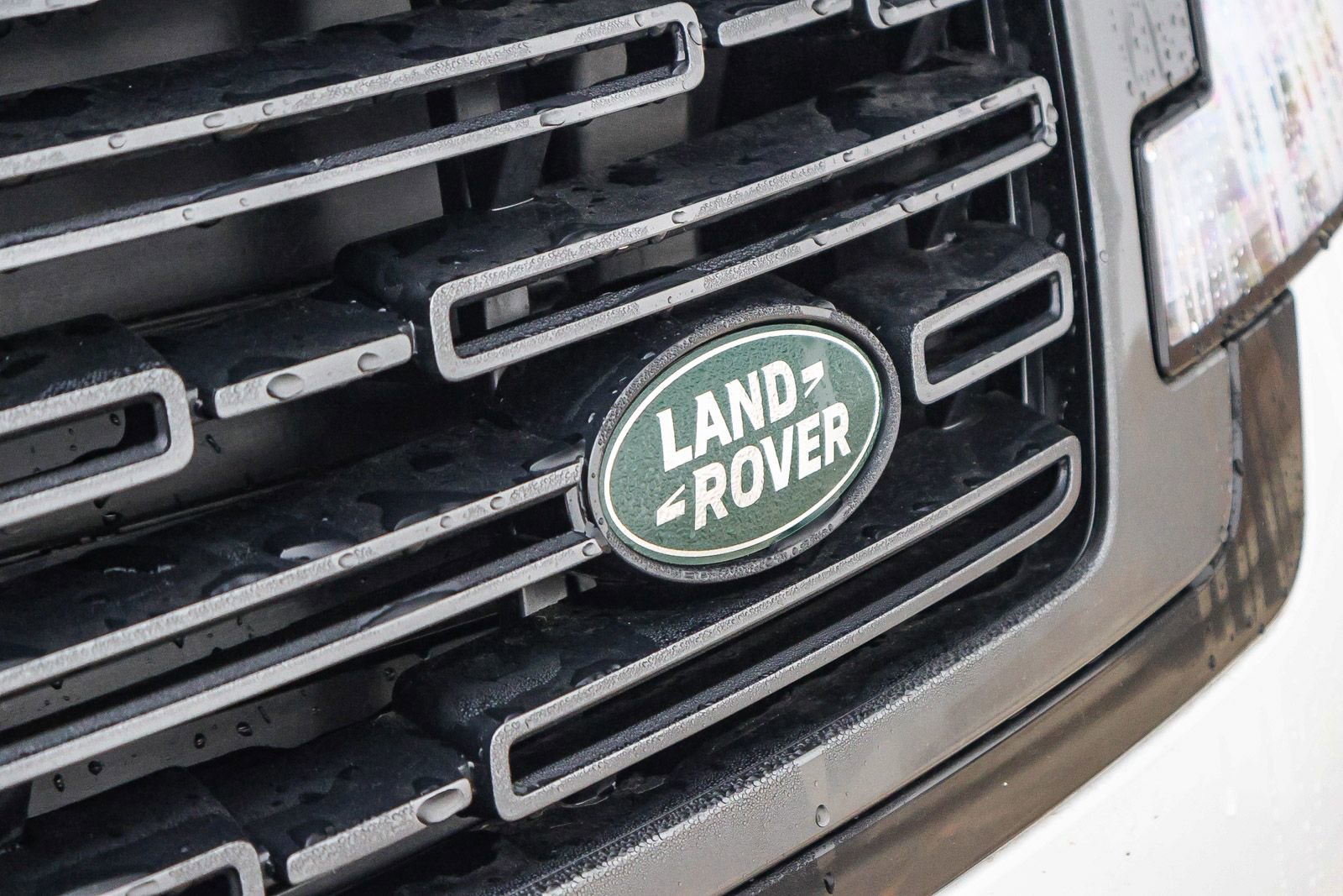 New 2025 Land Rover Range Rover SE image 17