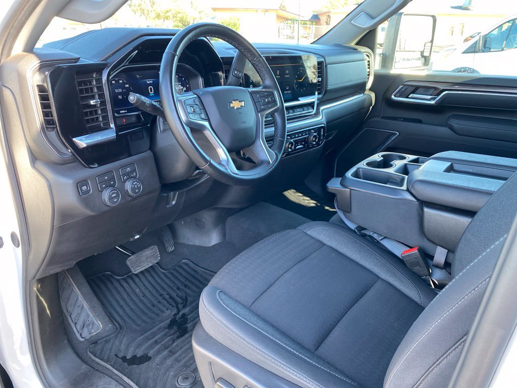 Used 2025 Chevrolet Silverado 2500 LT w/ Convenience Package AWD/4WD image 26