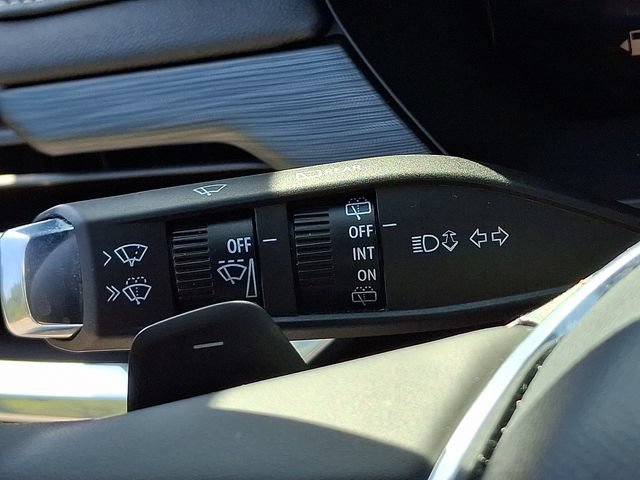 Used 2026 GMC Acadia Elevation w/ Elevation Premium Package FWD image 26
