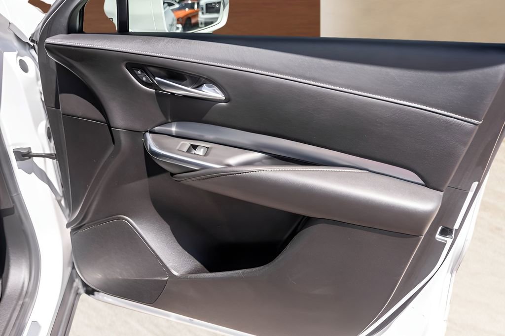 Used 2020 Cadillac XT4 Premium Luxury w/ Cold Weather Package FWD image 28
