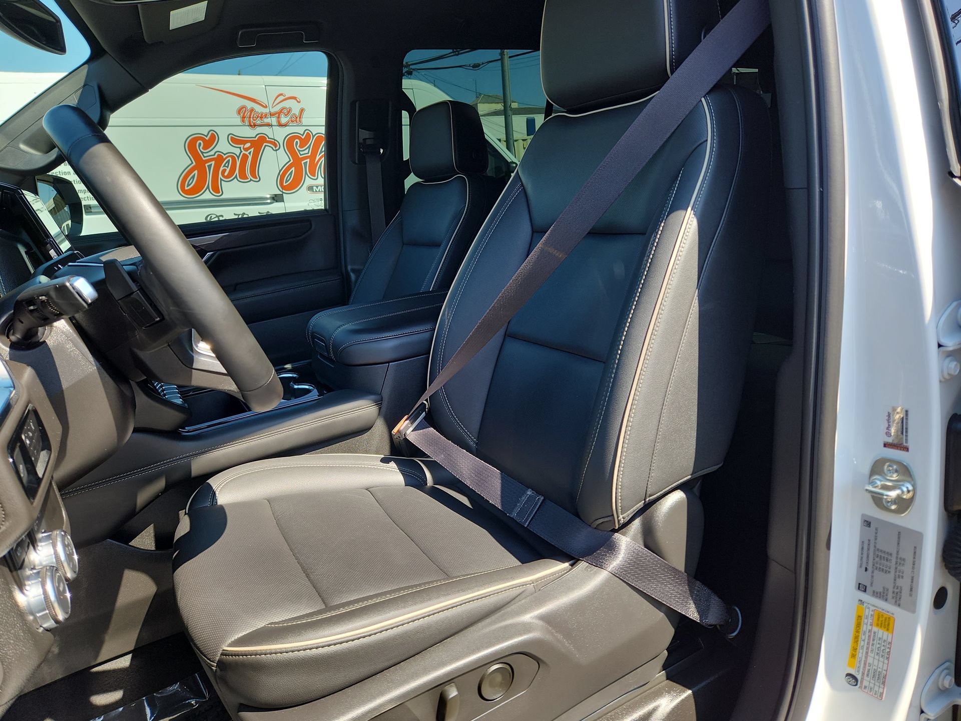 Used 2025 GMC Yukon Elevation AWD/4WD image 13