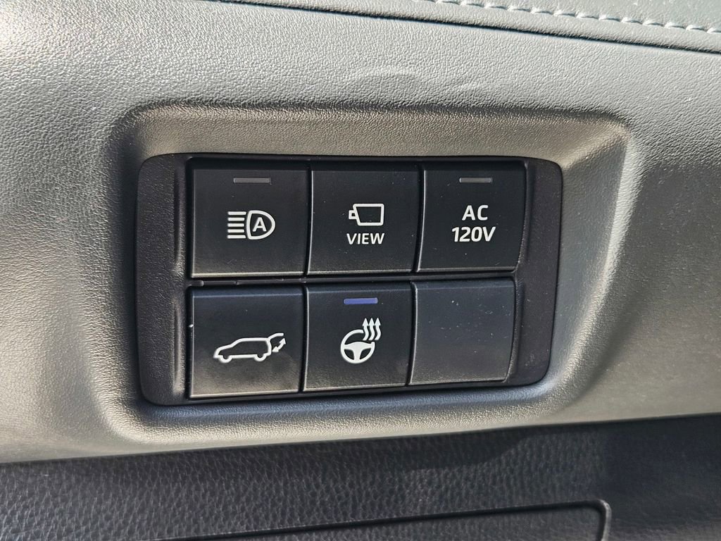 Used 2023 Toyota Highlander Platinum AWD/4WD image 19