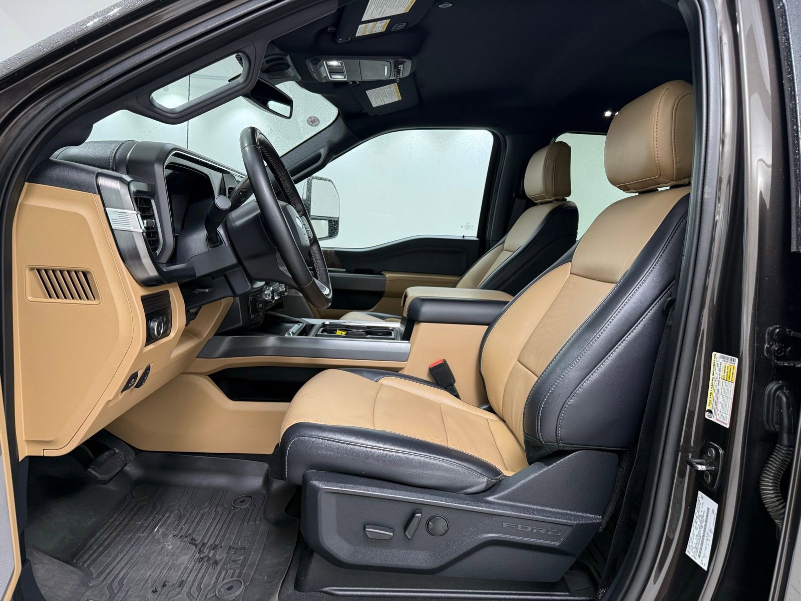 Used 2025 Ford F350 Lariat w/ Chrome Package image 14