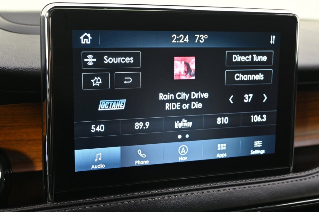 Used 2021 Lincoln Corsair Reserve w/ Equipment Group 201A image 25