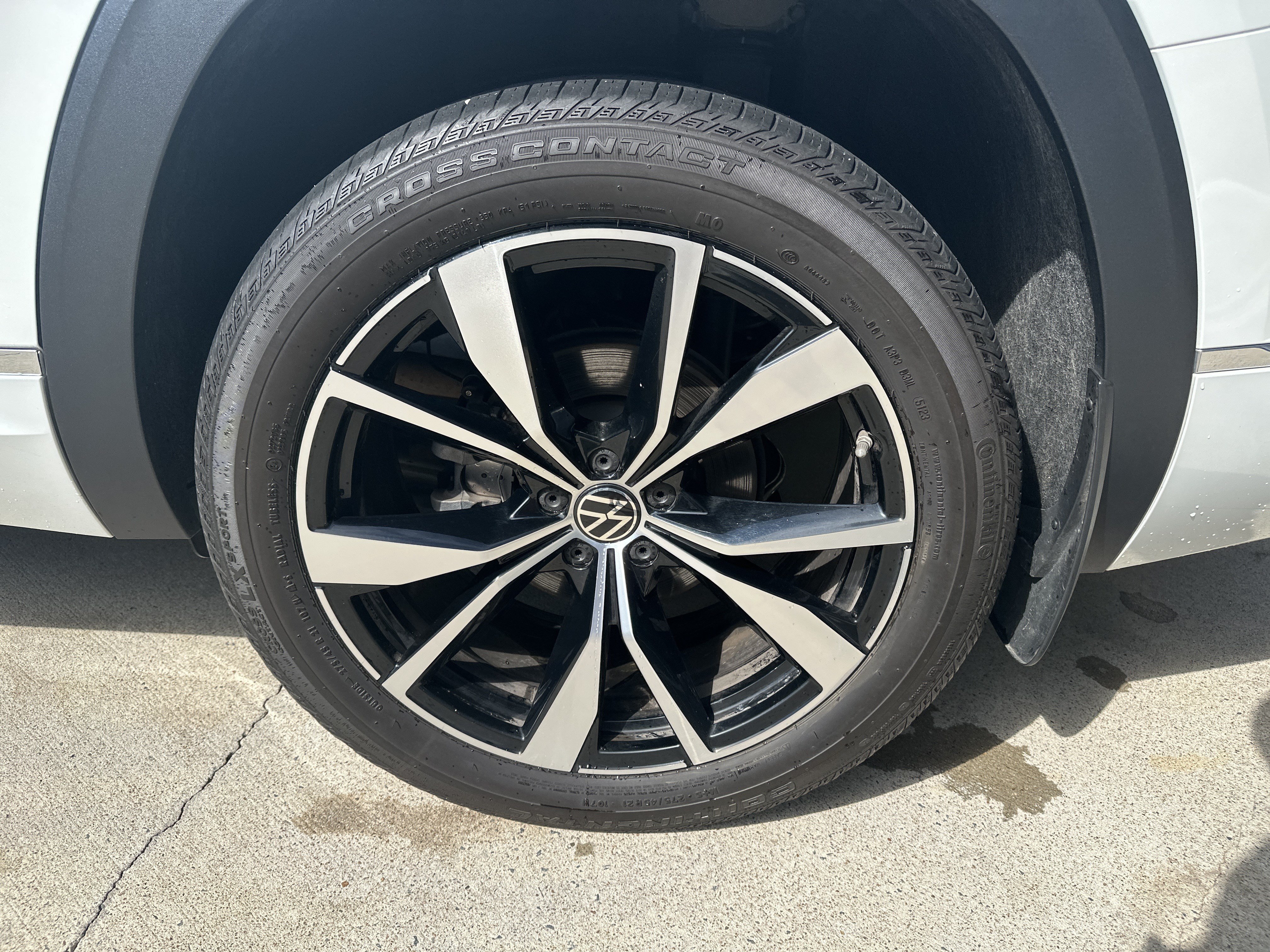 Used 2024 Volkswagen Atlas SEL Premium R-Line AWD/4WD image 32