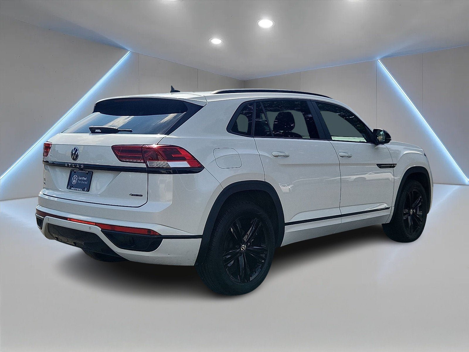 Certified 2023 Volkswagen Atlas Cross Sport SEL R-Line AWD/4WD image 4
