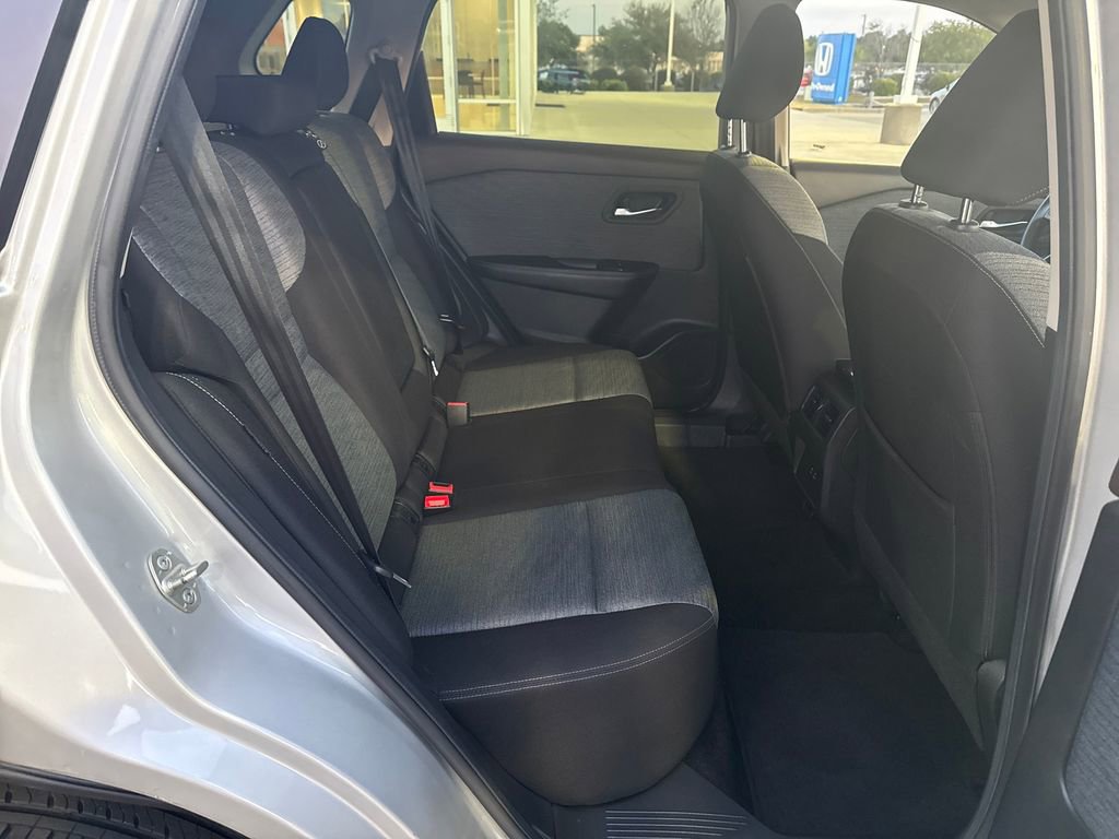 Used 2023 Nissan Rogue SV FWD image 32