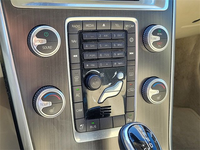 Used 2015 Volvo XC60 T6 w/ Proximity Package image 27