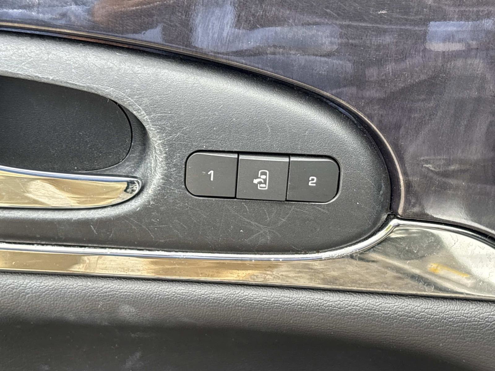 Used 2017 Buick Enclave Leather FWD image 13