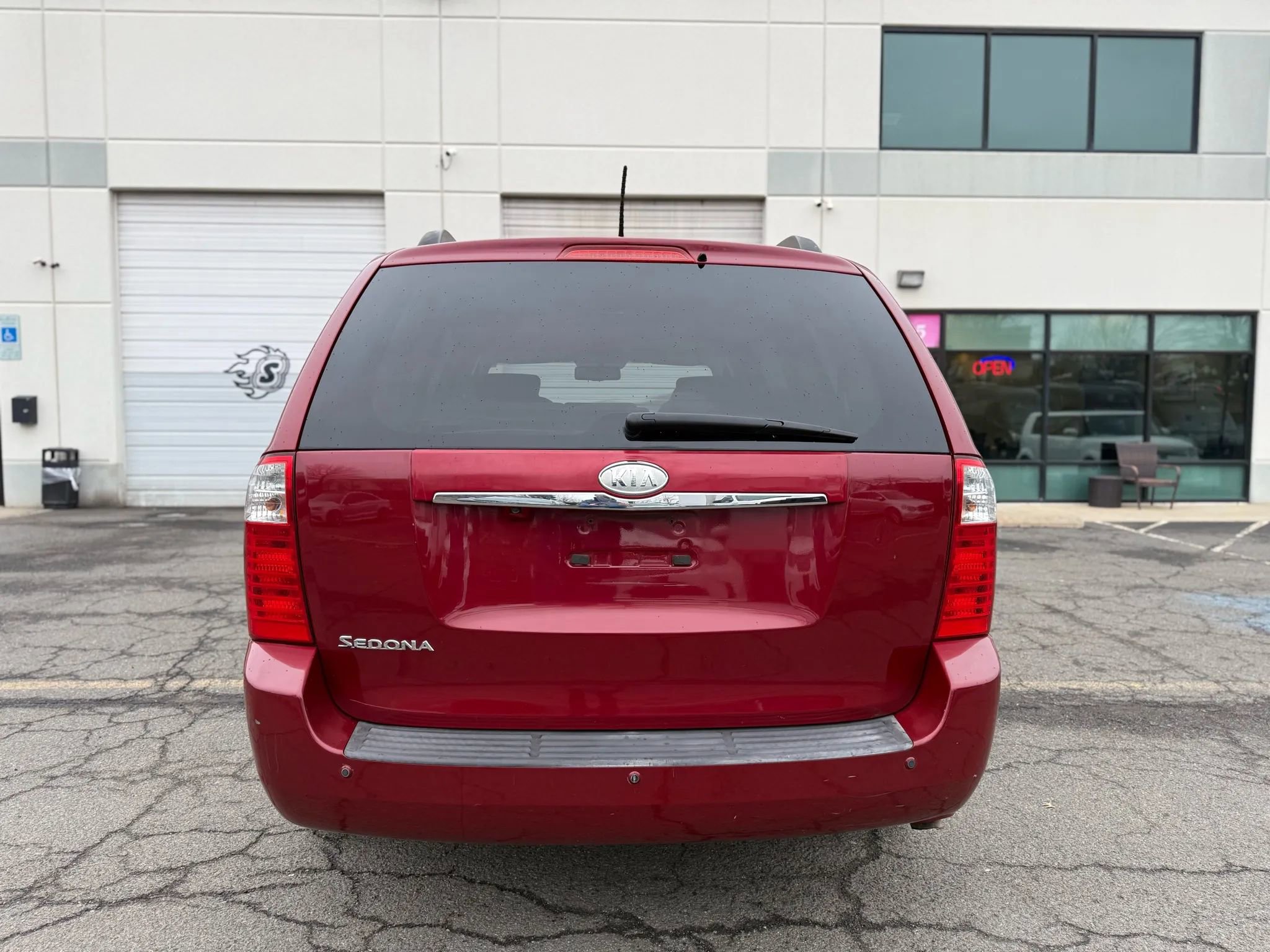 Used 2010 Kia Sedona LX w/ PWR Pkg image 12