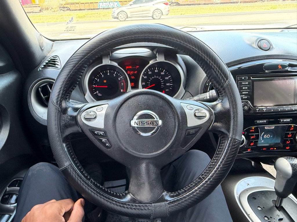 Used 2016 Nissan Juke SV FWD image 11