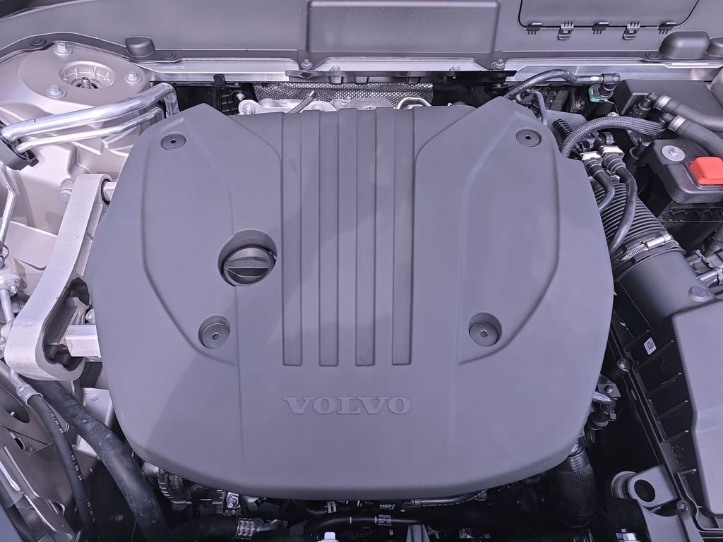 Certified 2026 Volvo XC60 B5 Plus w/ Protection Package Premier image 33