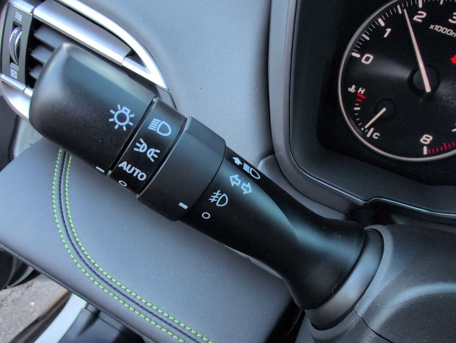 Certified 2025 Subaru Outback Onyx Edition XT image 28