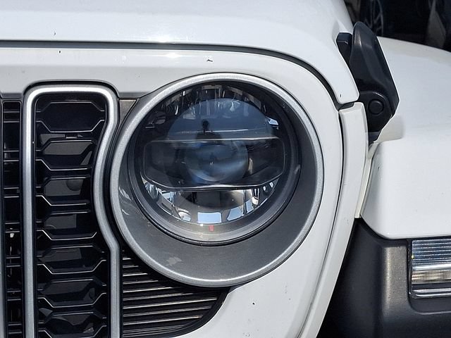 Used 2025 Jeep Wrangler Unlimited Sahara AWD/4WD image 5