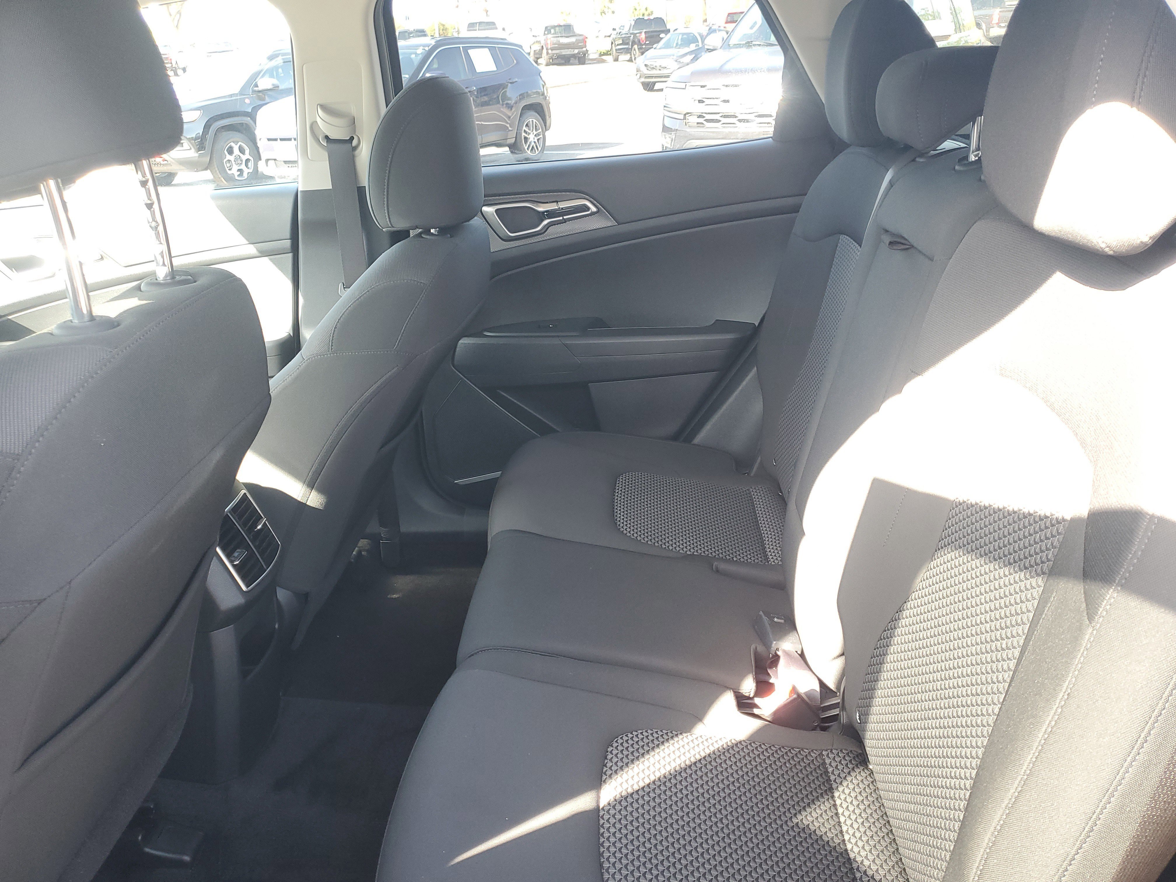 Used 2025 Kia Sportage LX image 14