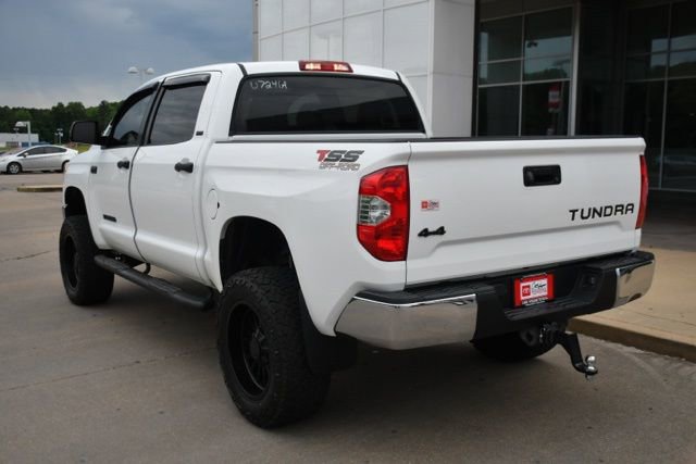 Used 2017 Toyota Tundra SR5 w/ SR5 Upgrade Package AWD/4WD image 3