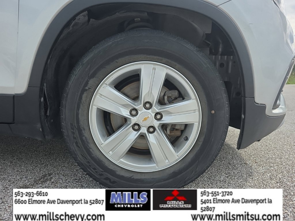 Used 2021 Chevrolet Trax LT w/ LT Convenience Package FWD image 23