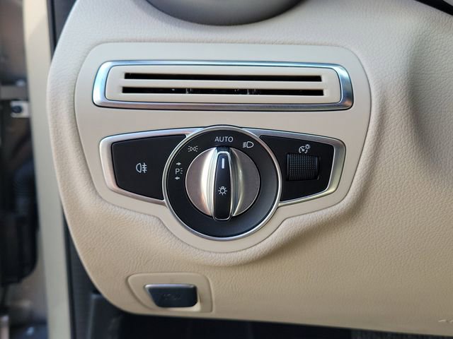 Used 2019 Mercedes-Benz C 300 4MATIC Sedan image 18