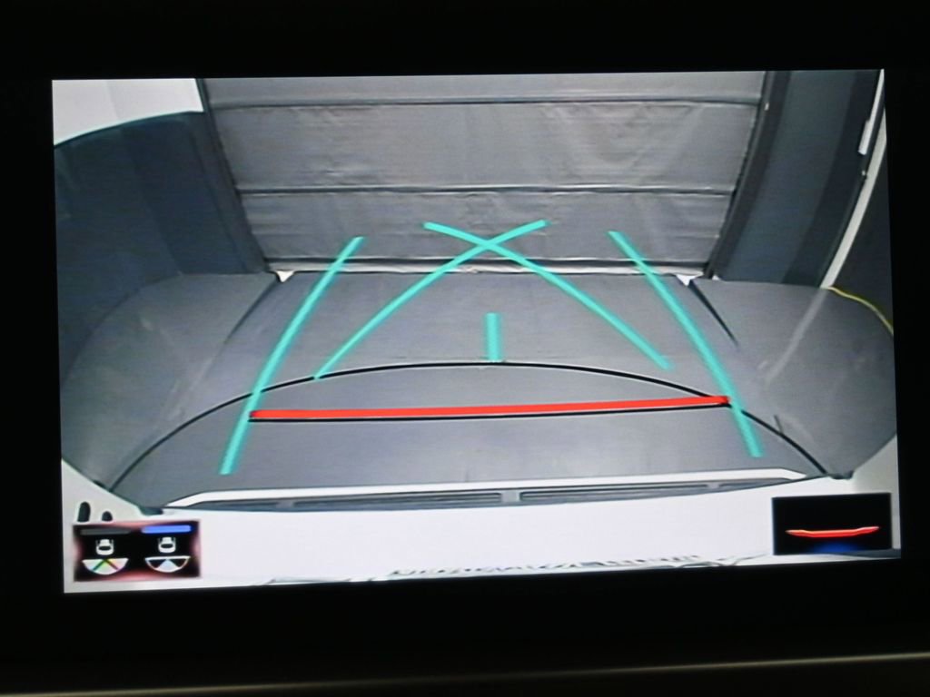 Used 2023 Lexus GX 460 Premium w/ Accessory Package image 13