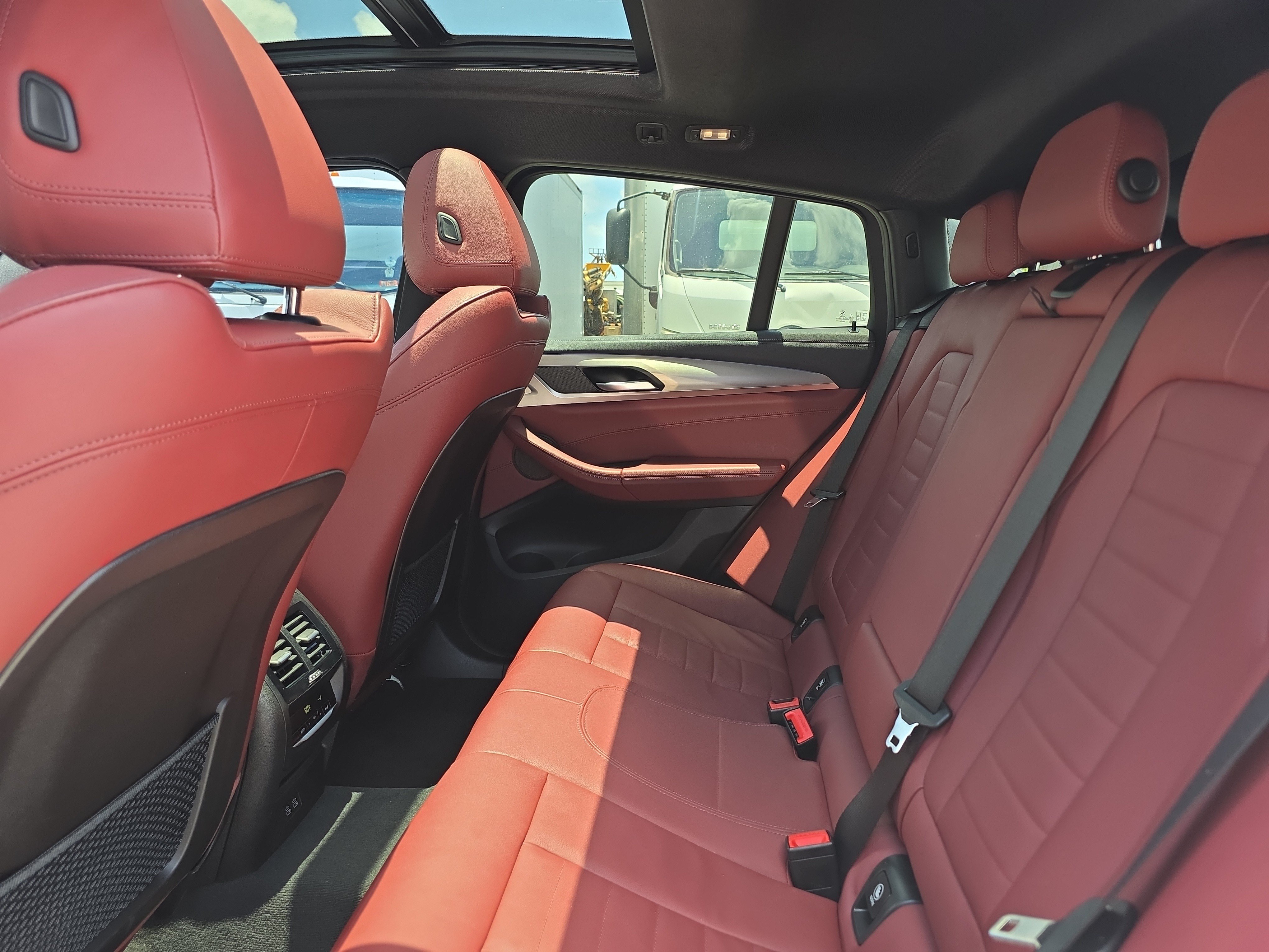 Used 2021 BMW X4 M40i w/ Premium Package AWD/4WD image 16