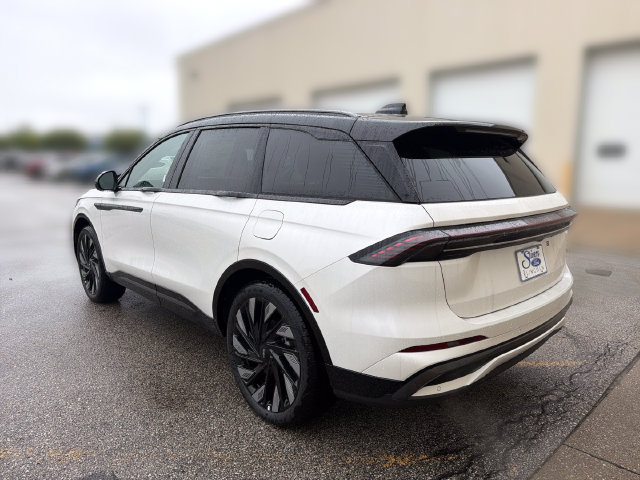 New 2026 Lincoln Nautilus Reserve AWD/4WD image 9