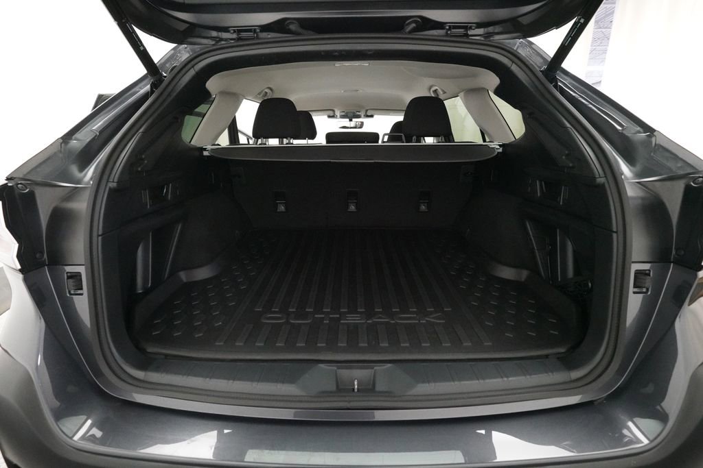 Used 2024 Subaru Outback Premium image 10