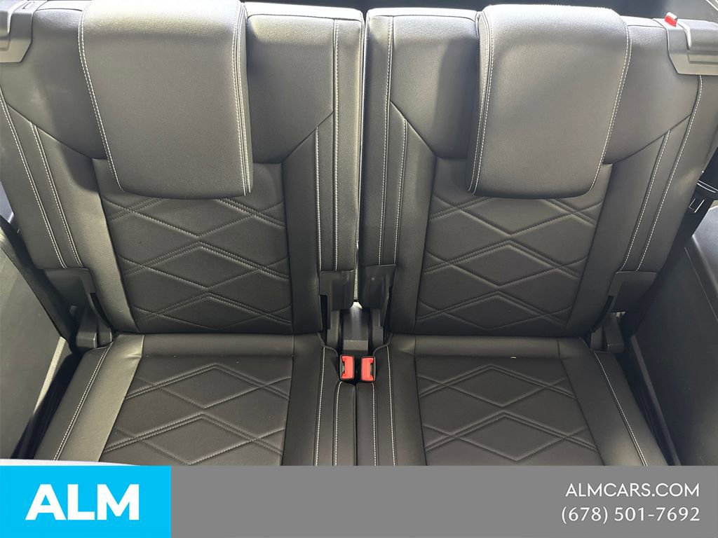 Used 2025 Volkswagen Atlas SE FWD image 26