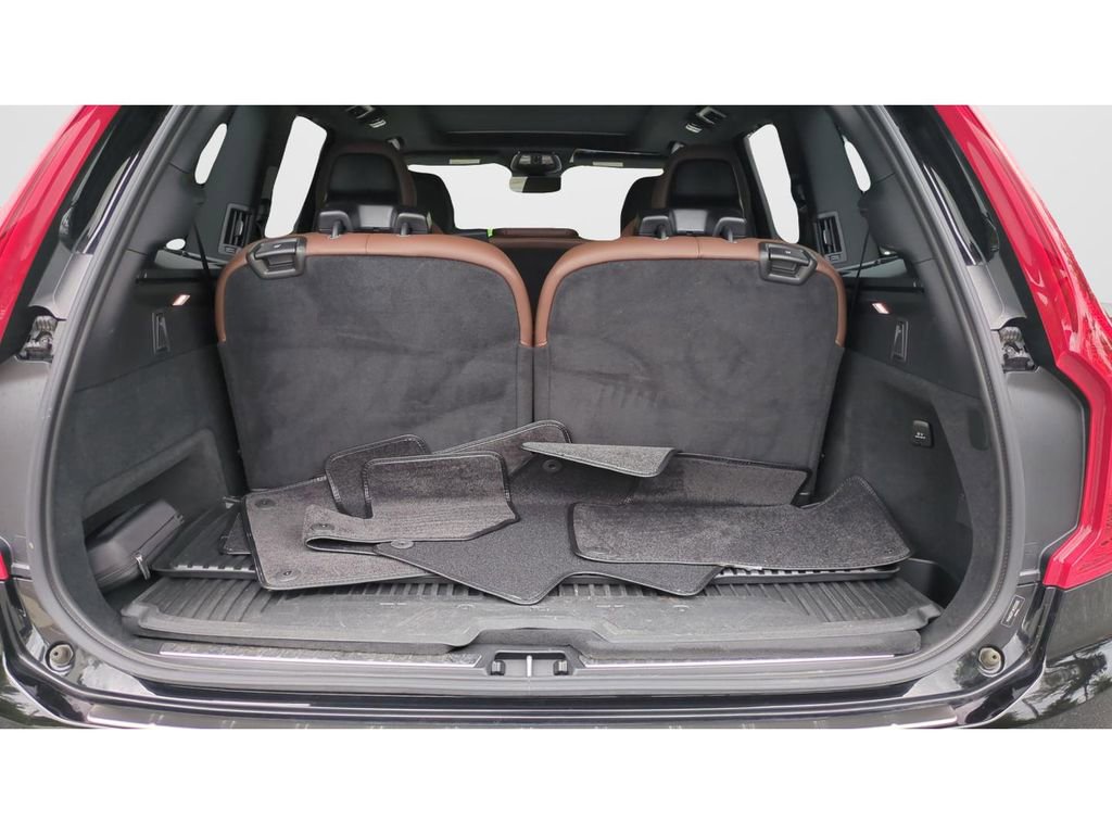 Used 2024 Volvo XC90 B6 Ultimate w/ Protection Package Premier AWD/4WD image 11