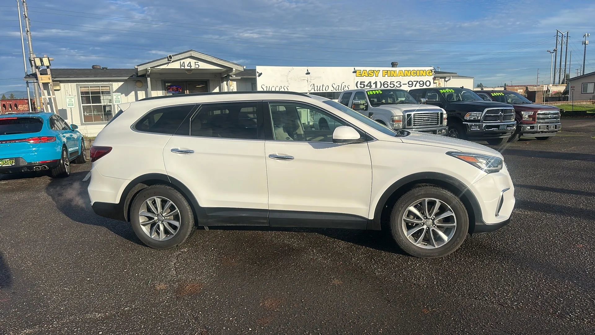 Used 2019 Hyundai Santa Fe XL SE image 2
