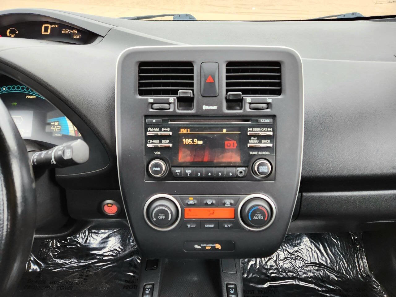 Used 2017 Nissan Leaf S image 12