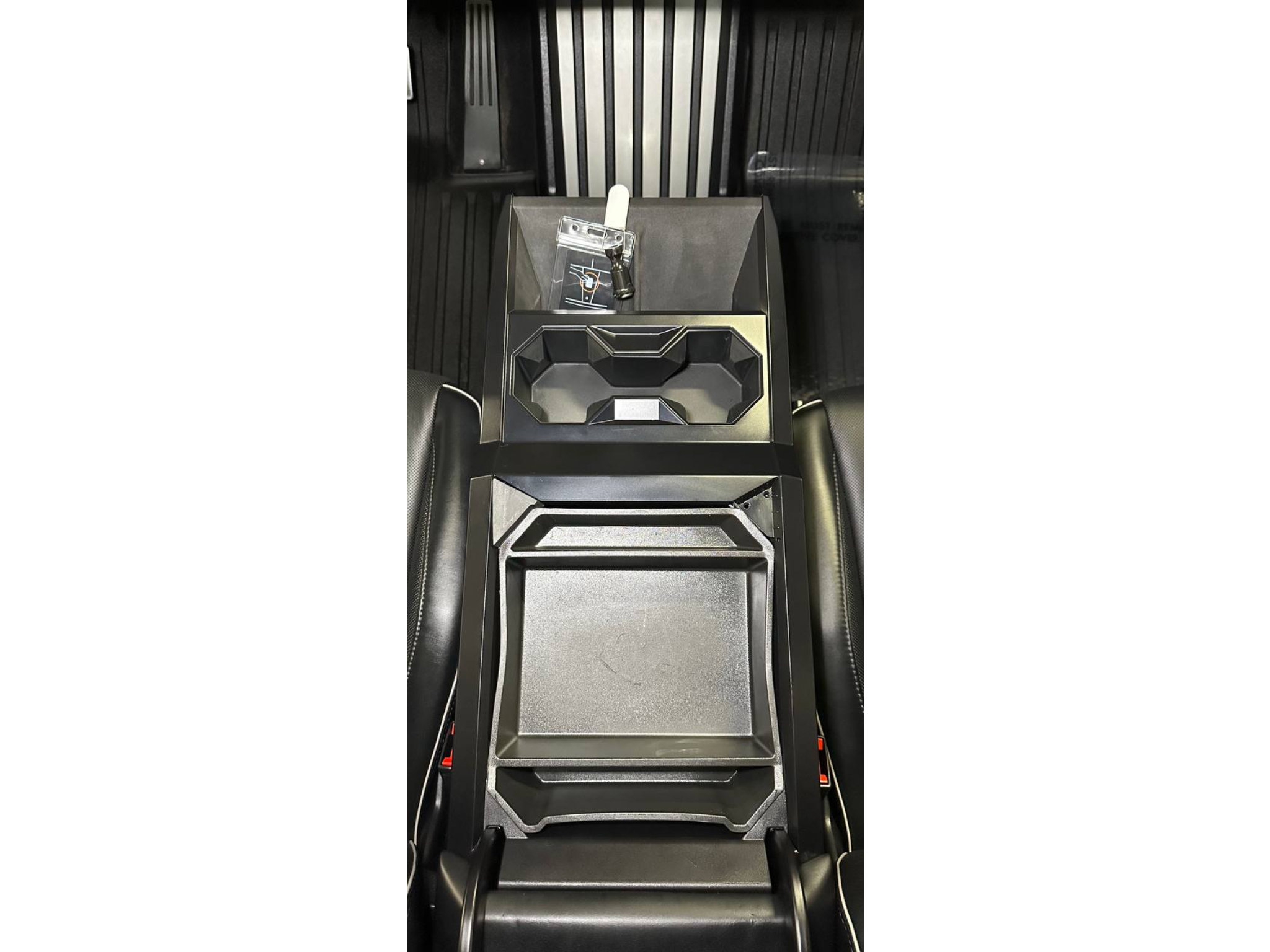 Used 2024 Tesla Cybertruck AWD Crew Cab image 35