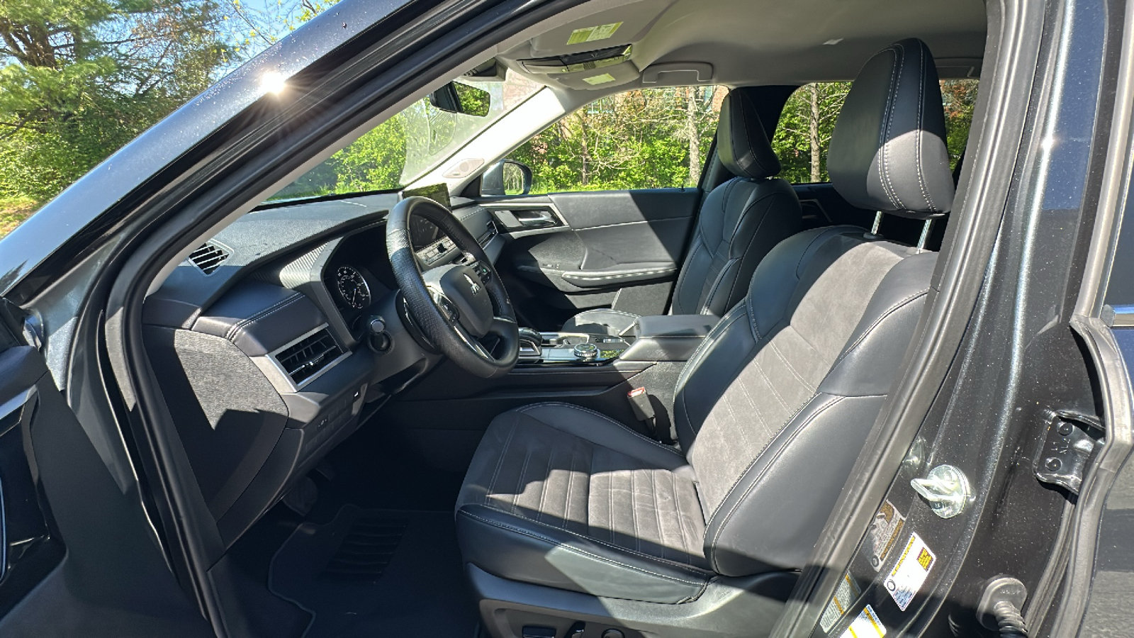 Used 2025 Mitsubishi Outlander SE AWD/4WD image 13