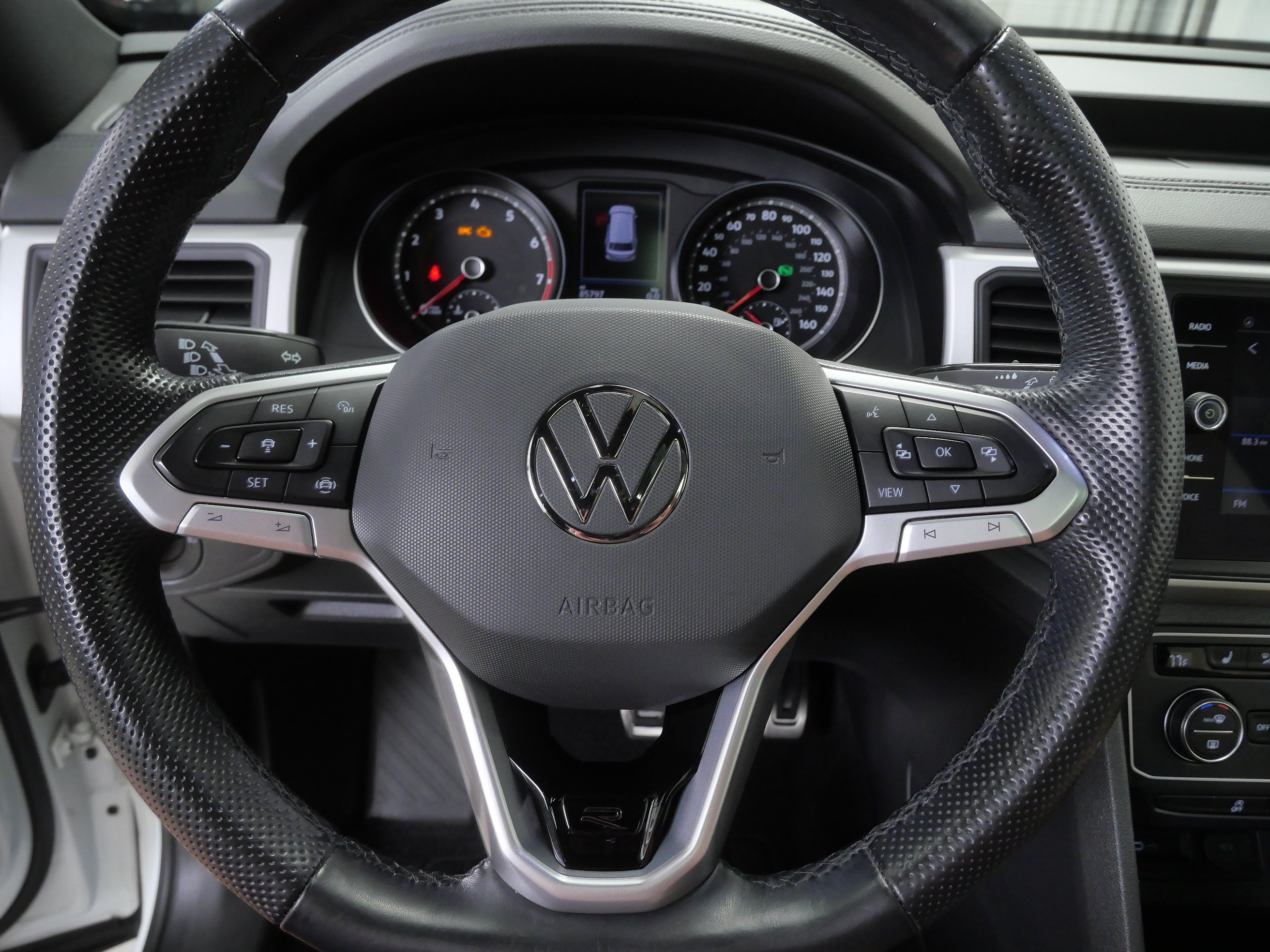 Used 2021 Volkswagen Atlas Cross Sport SE w/ Panoramic Sunroof Package AWD/4WD image 22