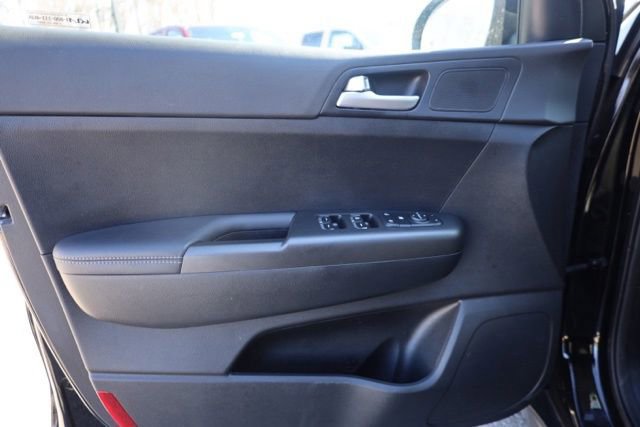 Used 2022 Kia Sportage LX image 19