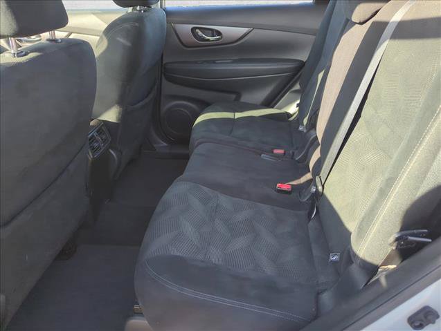 Used 2016 Nissan Rogue S FWD image 8