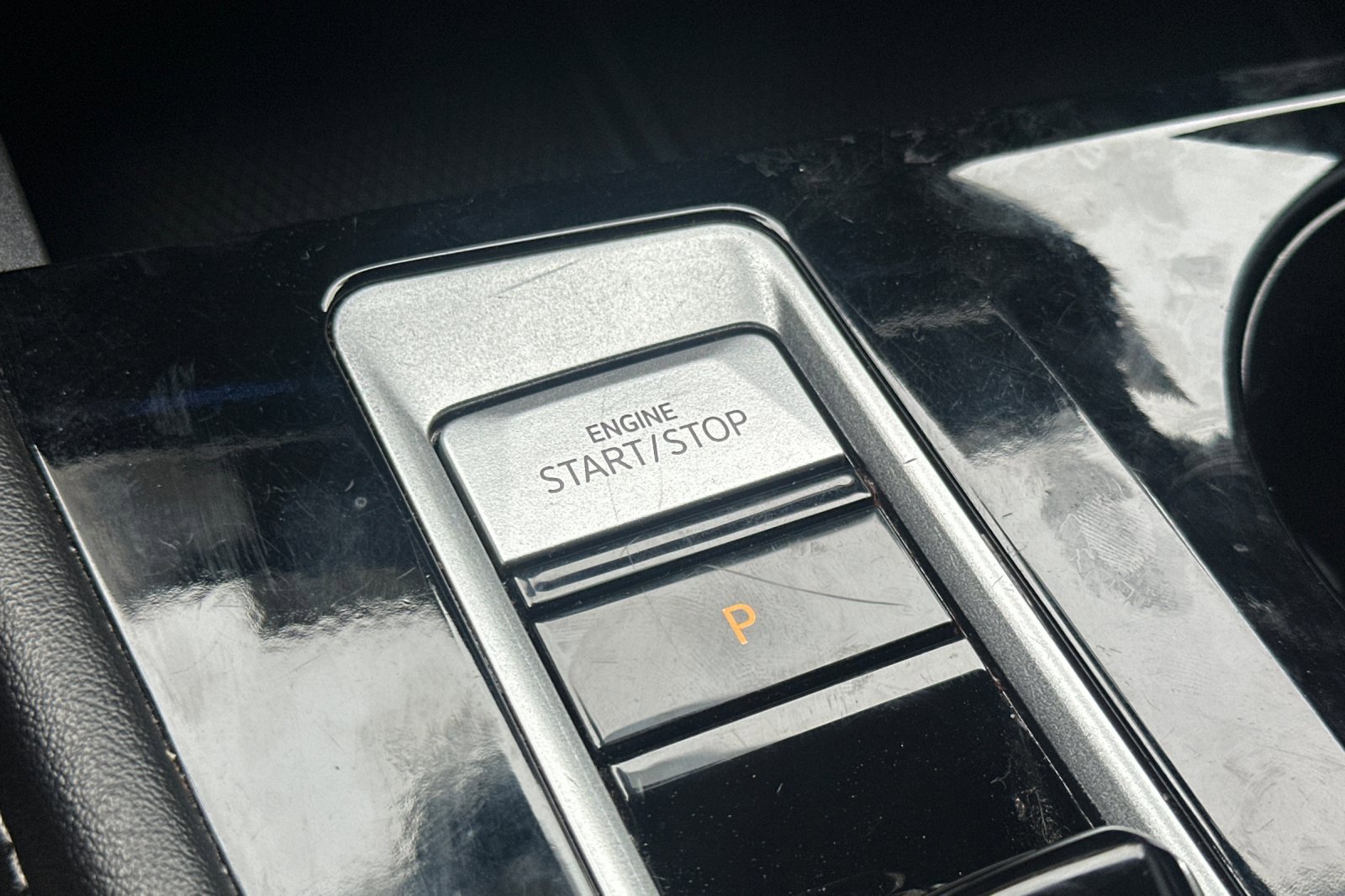 Used 2024 Volkswagen Atlas Cross Sport SEL R-Line image 23