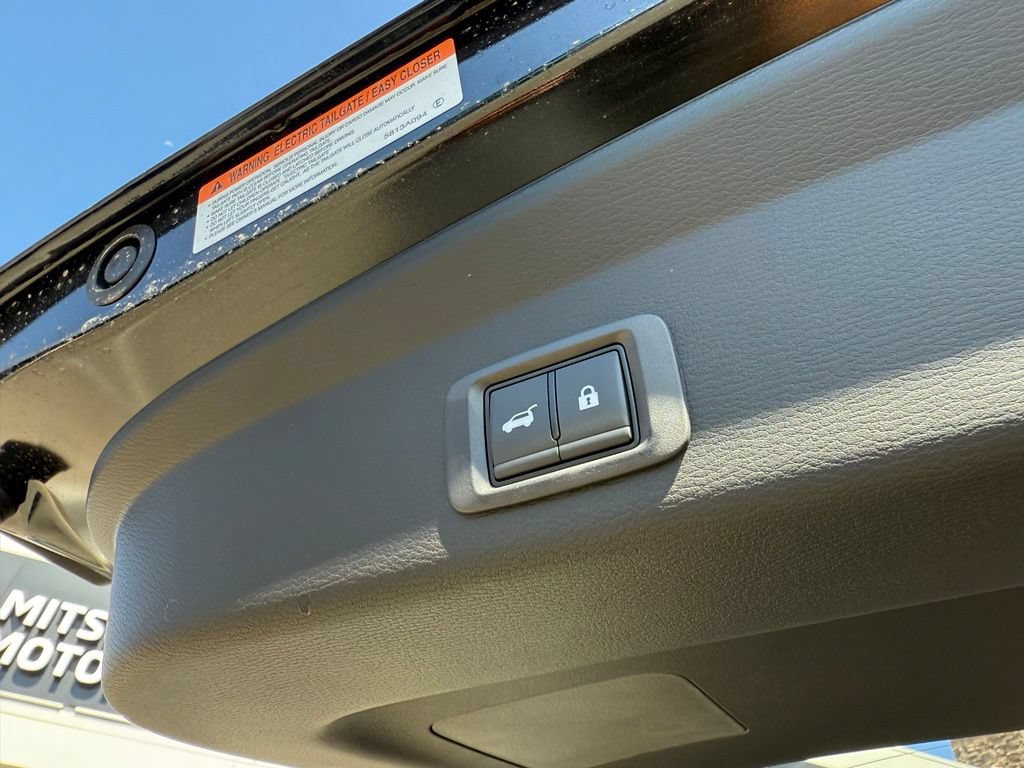 New 2026 Mitsubishi Outlander FWD image 11