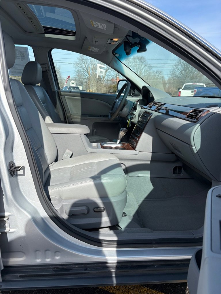 Used 2005 Ford Five Hundred SEL image 11